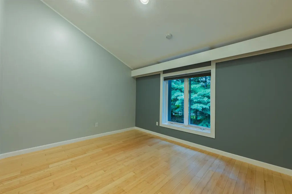 5 Tsienneto Road Derry NH 03038