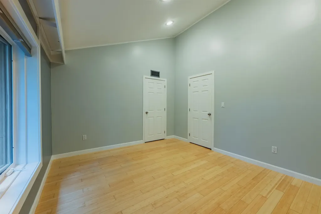 5 Tsienneto Road Derry NH 03038