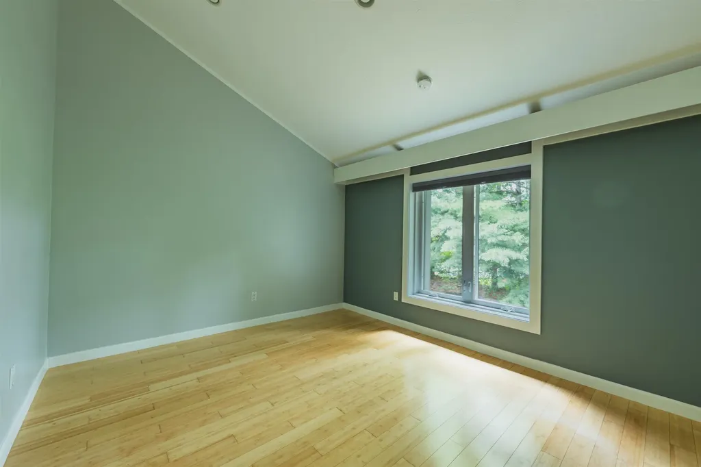5 Tsienneto Road Derry NH 03038
