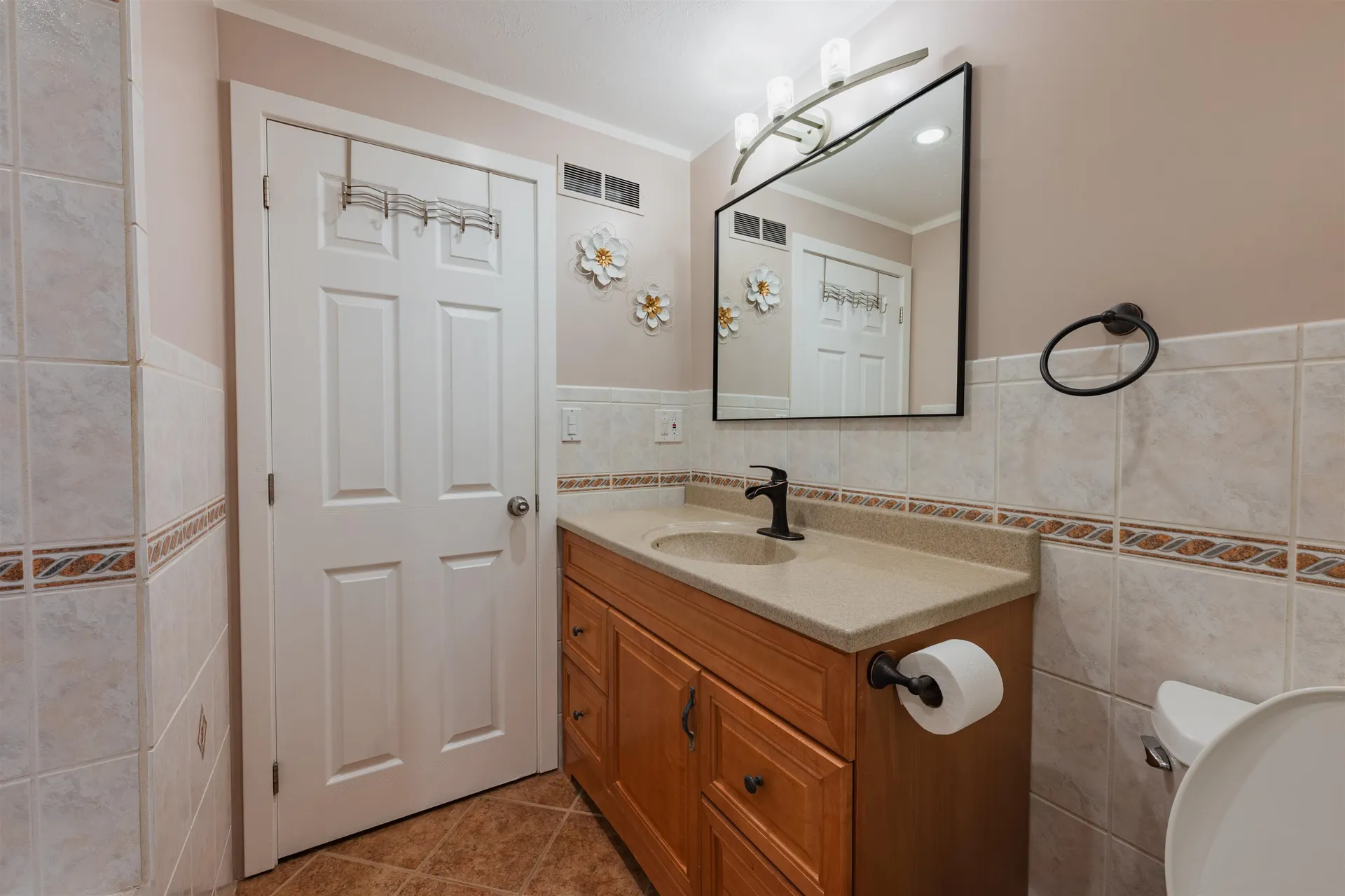 5 Tsienneto Road Derry NH 03038