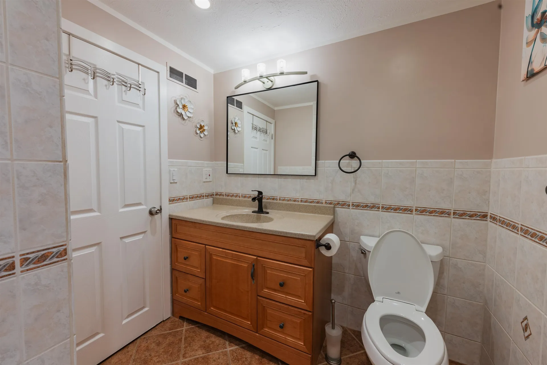 5 Tsienneto Road Derry NH 03038