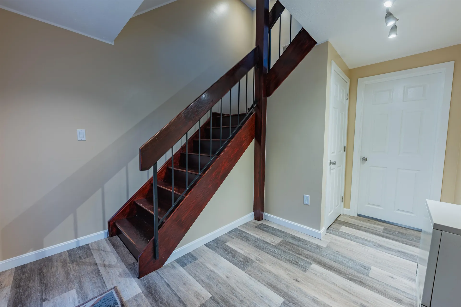 5 Tsienneto Road Derry NH 03038
