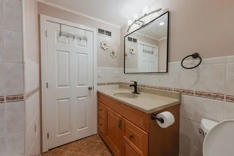 5 Tsienneto Road Derry NH 03038