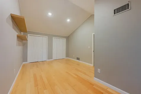 5 Tsienneto Road Derry NH 03038