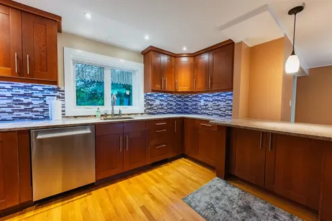 5 Tsienneto Road Derry NH 03038