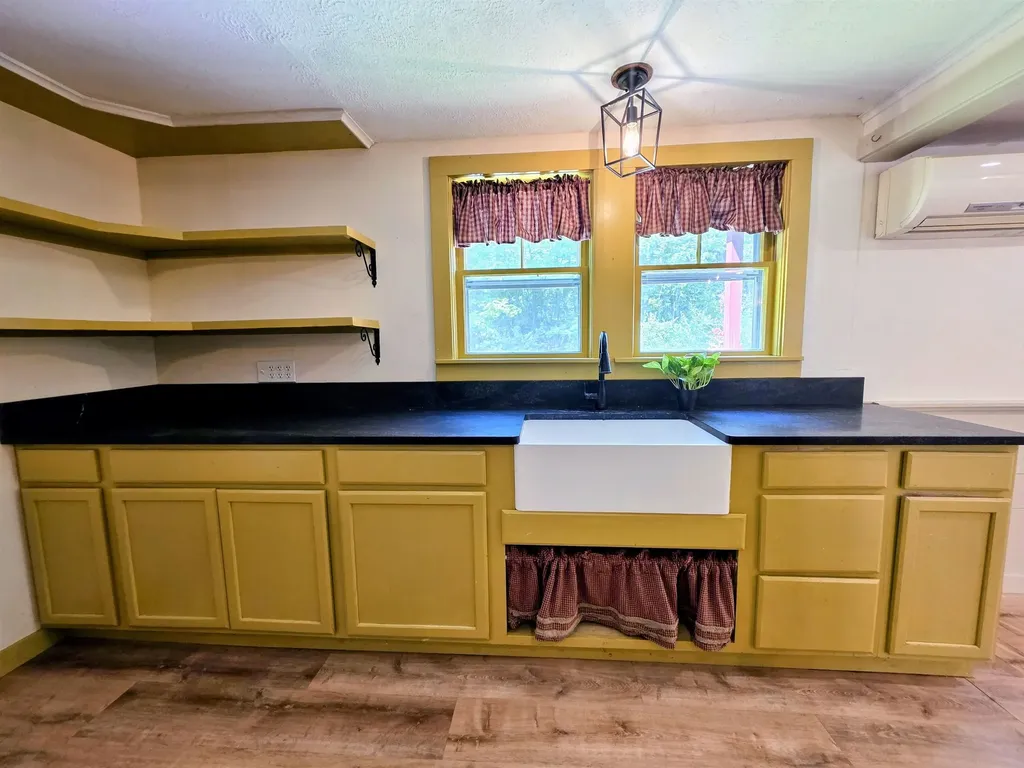 653 Frank C. Gilman Highway Alton NH 03809