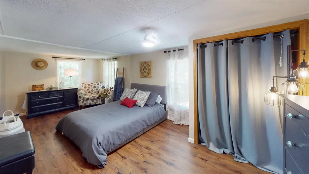 6 Saturn Lane Nashua NH 03062