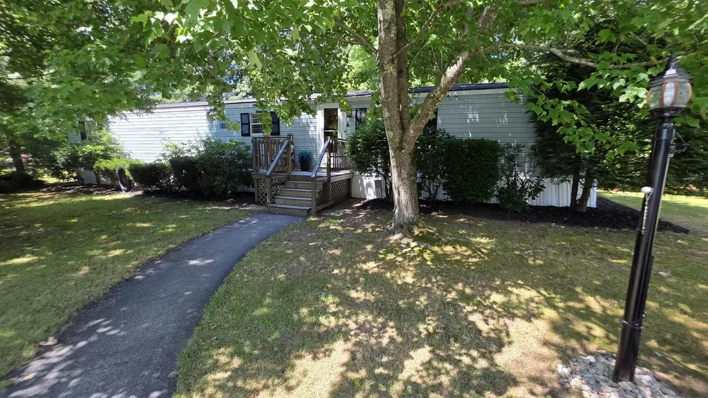6 Saturn Lane Nashua NH 03062