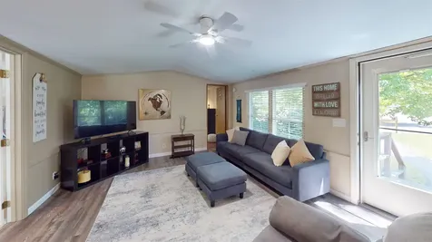 6 Saturn Lane Nashua NH 03062