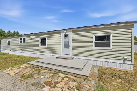 19 Cleo Circle Rochester NH 03868