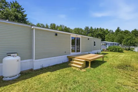 19 Cleo Circle Rochester NH 03868