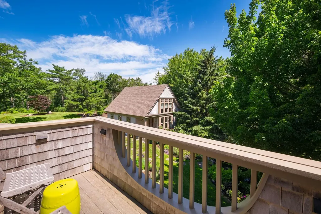 6 Pebble Cove York ME 03902