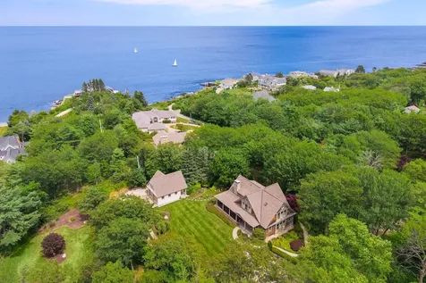 6 Pebble Cove York ME 03902