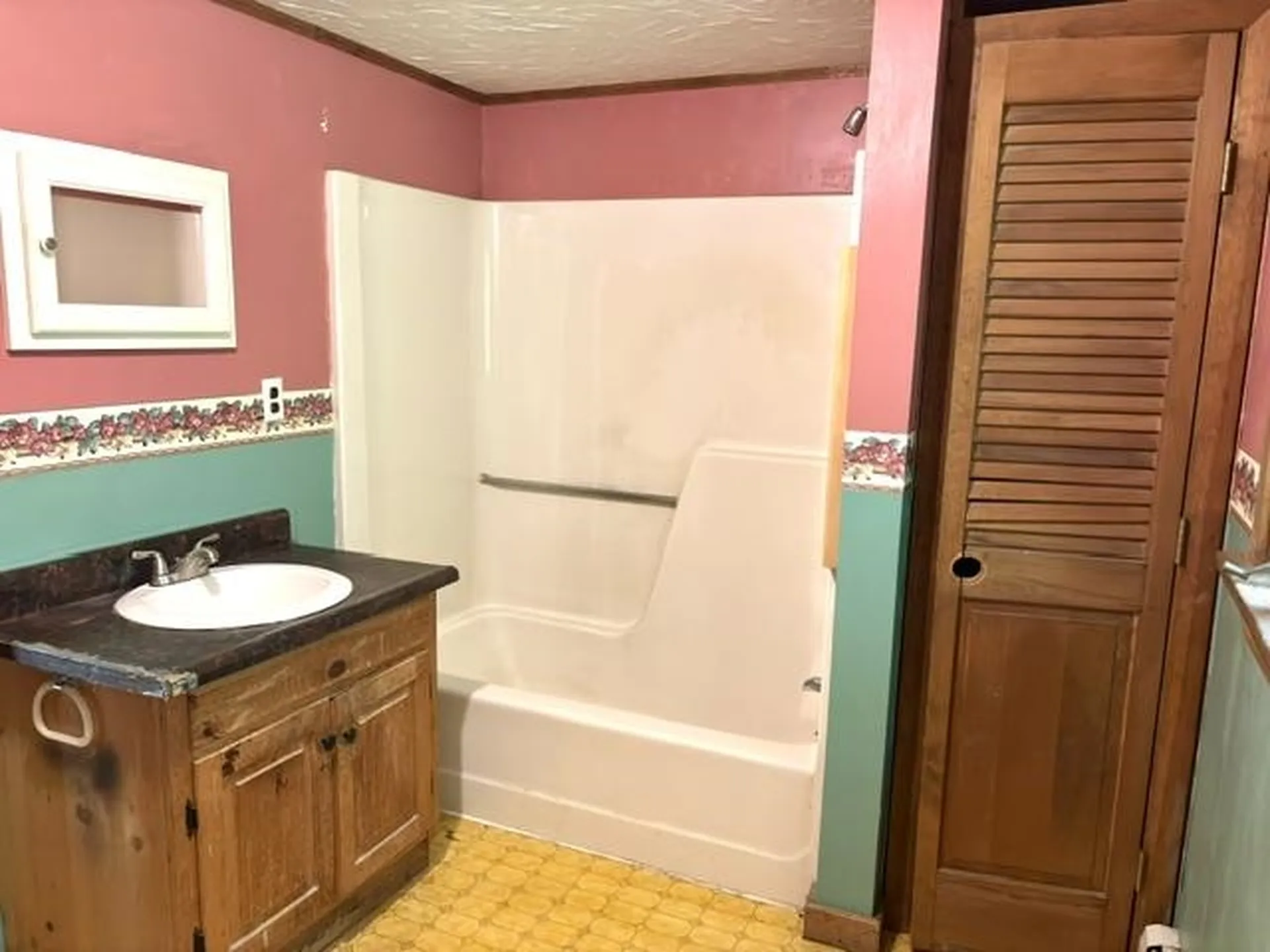 1767 E Main Street Conway NH 03813