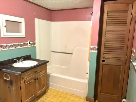 1767 E Main Street Conway NH 03813