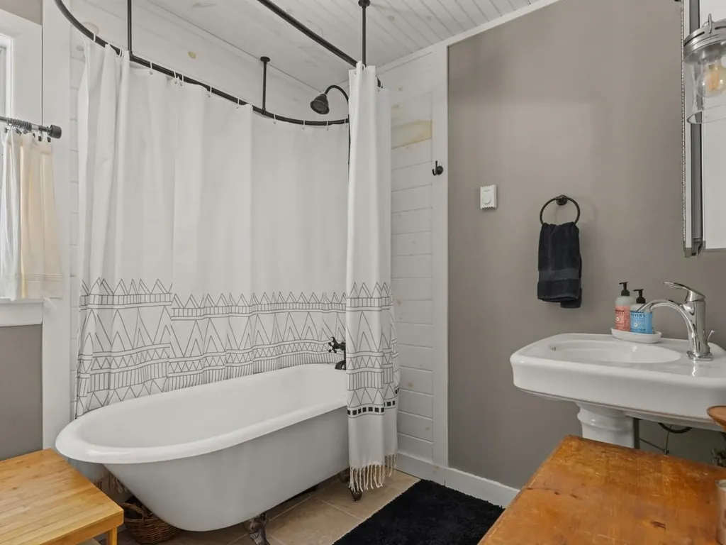 14 Red Cedar Lane Shelburne VT 05482