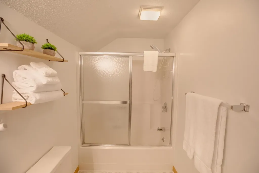 18 Ridge Drive C Drive Woodstock NH 03262
