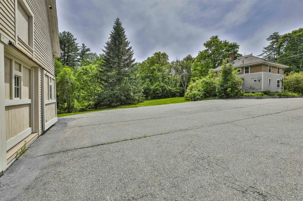 108 Ponemah Road Amherst NH 03031
