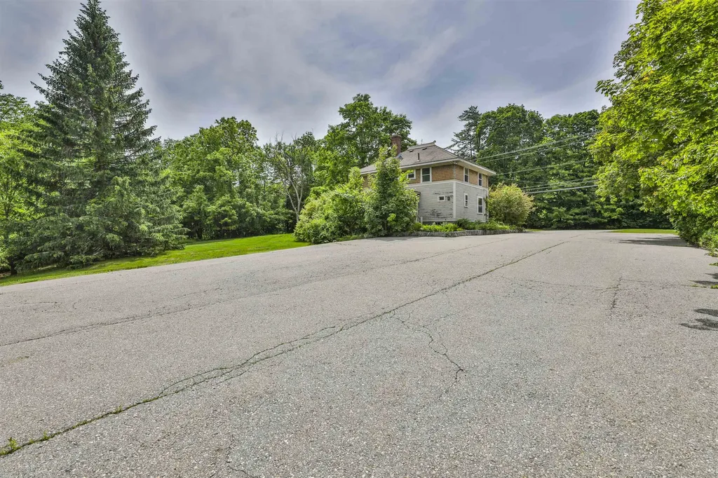 108 Ponemah Road Amherst NH 03031