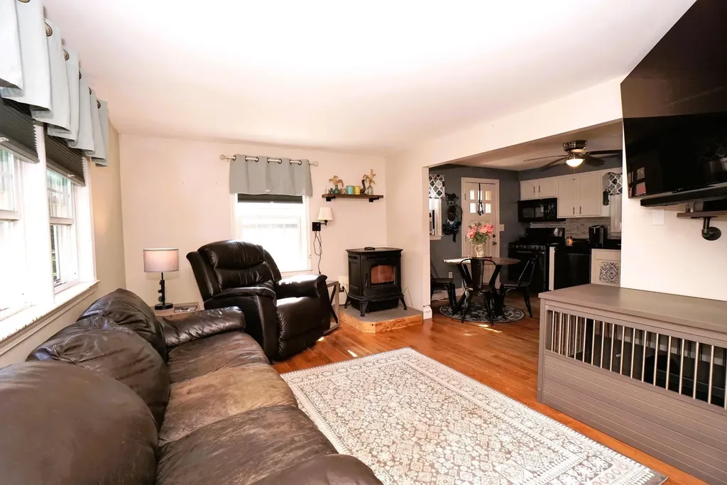 90 Green Road Raymond NH 03077