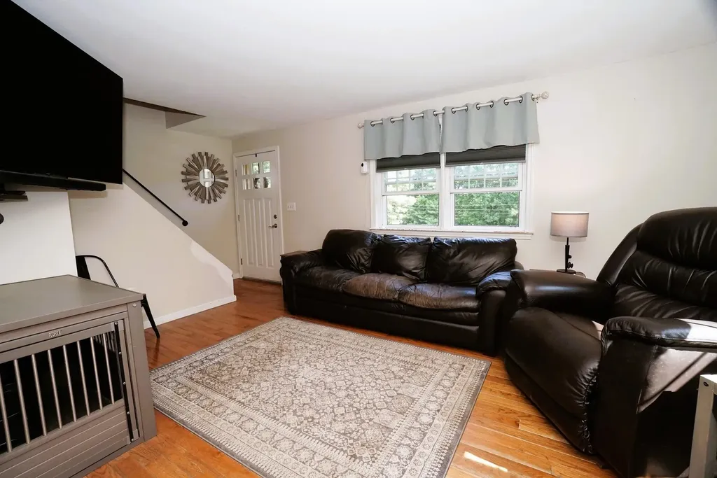 90 Green Road Raymond NH 03077