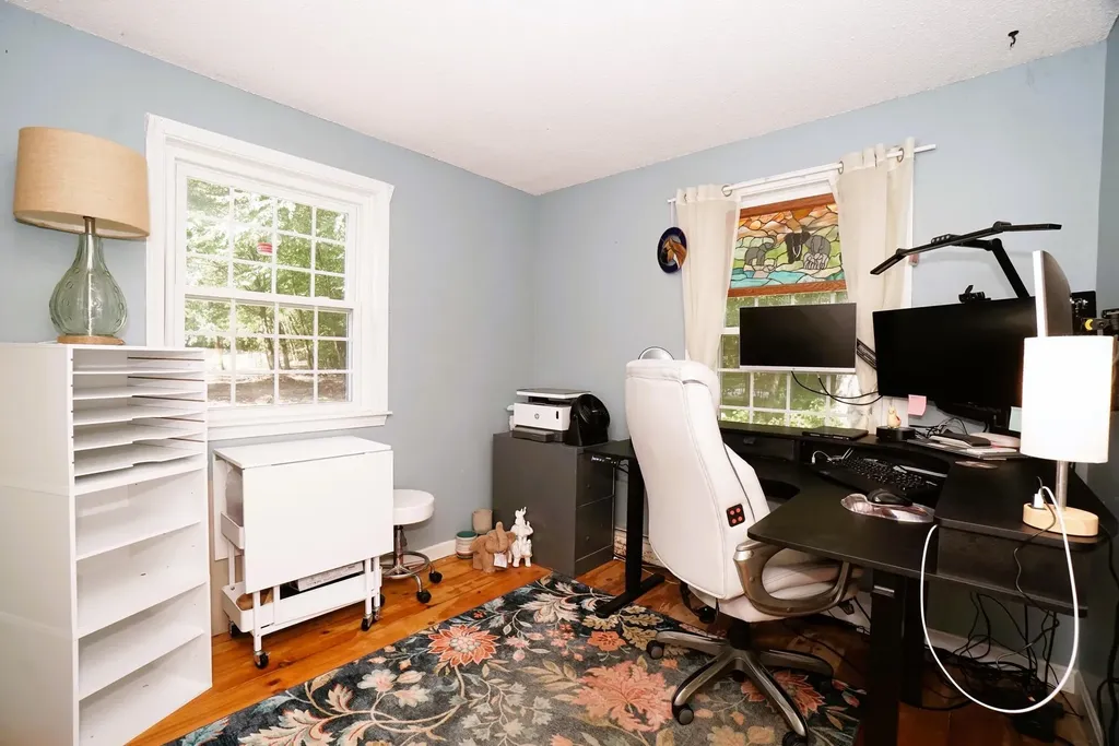 90 Green Road Raymond NH 03077
