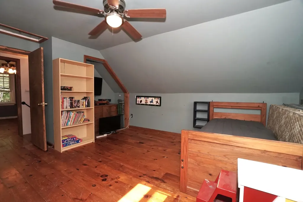 90 Green Road Raymond NH 03077