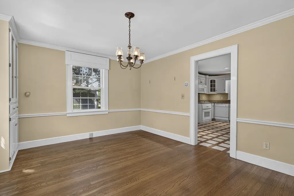 831 Maple Street Manchester NH 03104