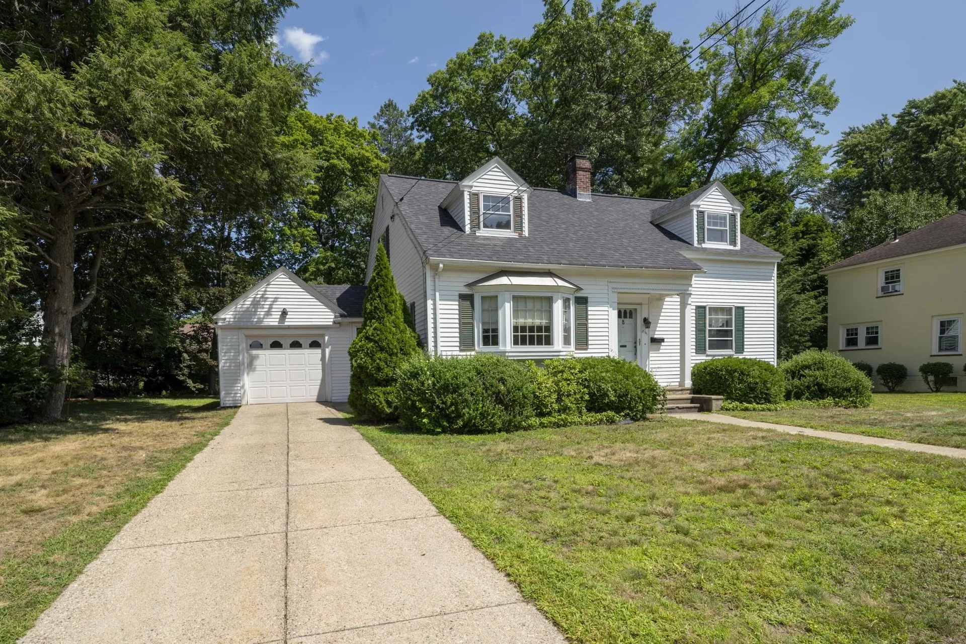 831 Maple Street Manchester NH 03104