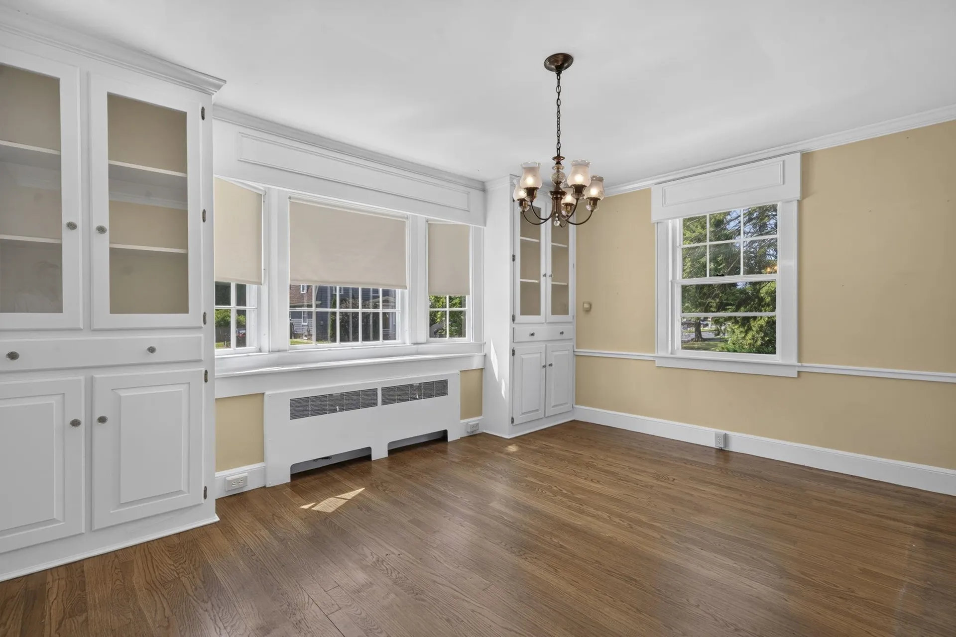 831 Maple Street Manchester NH 03104