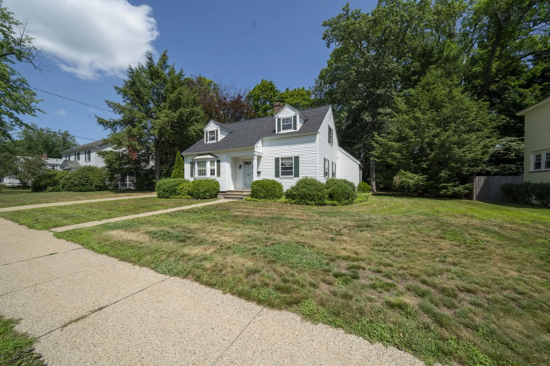 831 Maple Street Manchester NH 03104