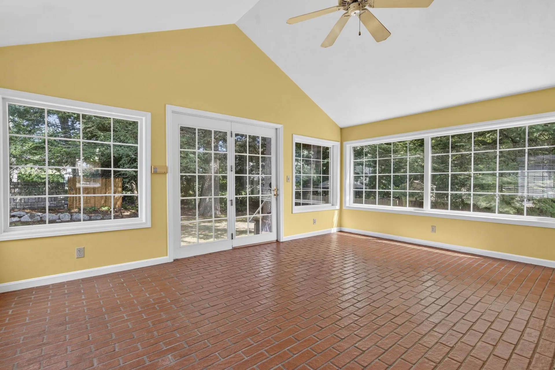 831 Maple Street Manchester NH 03104