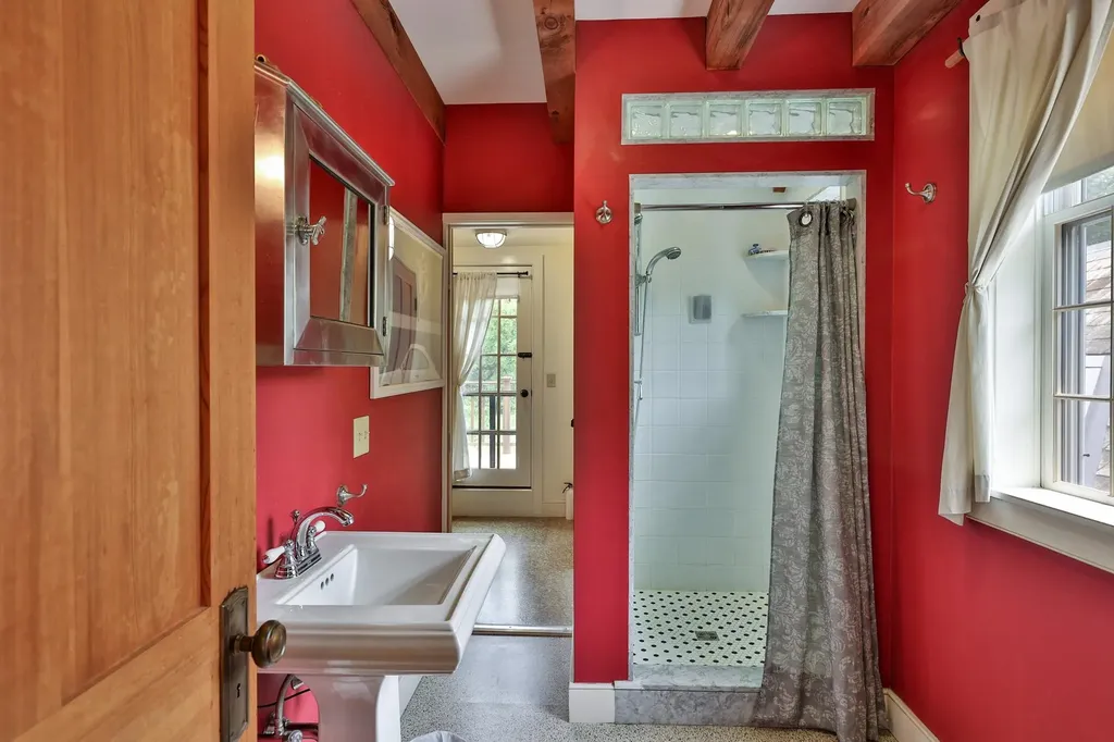 3 Eldredge Road Rockingham VT 05143