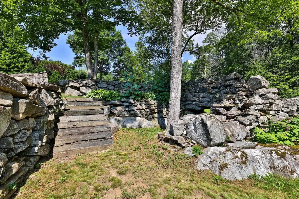 3 Eldredge Road Rockingham VT 05143