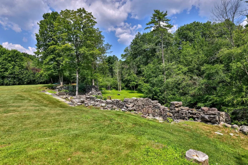 3 Eldredge Road Rockingham VT 05143