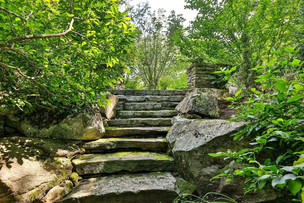 3 Eldredge Road Rockingham VT 05143