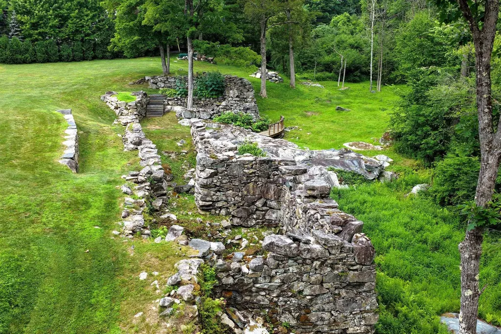 3 Eldredge Road Rockingham VT 05143