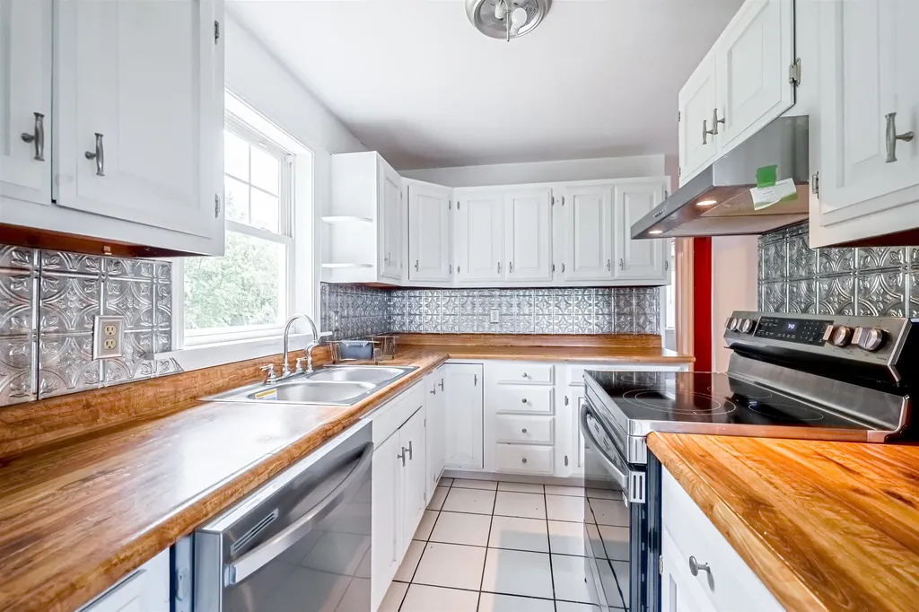 285 Currier Road Hill NH 03243