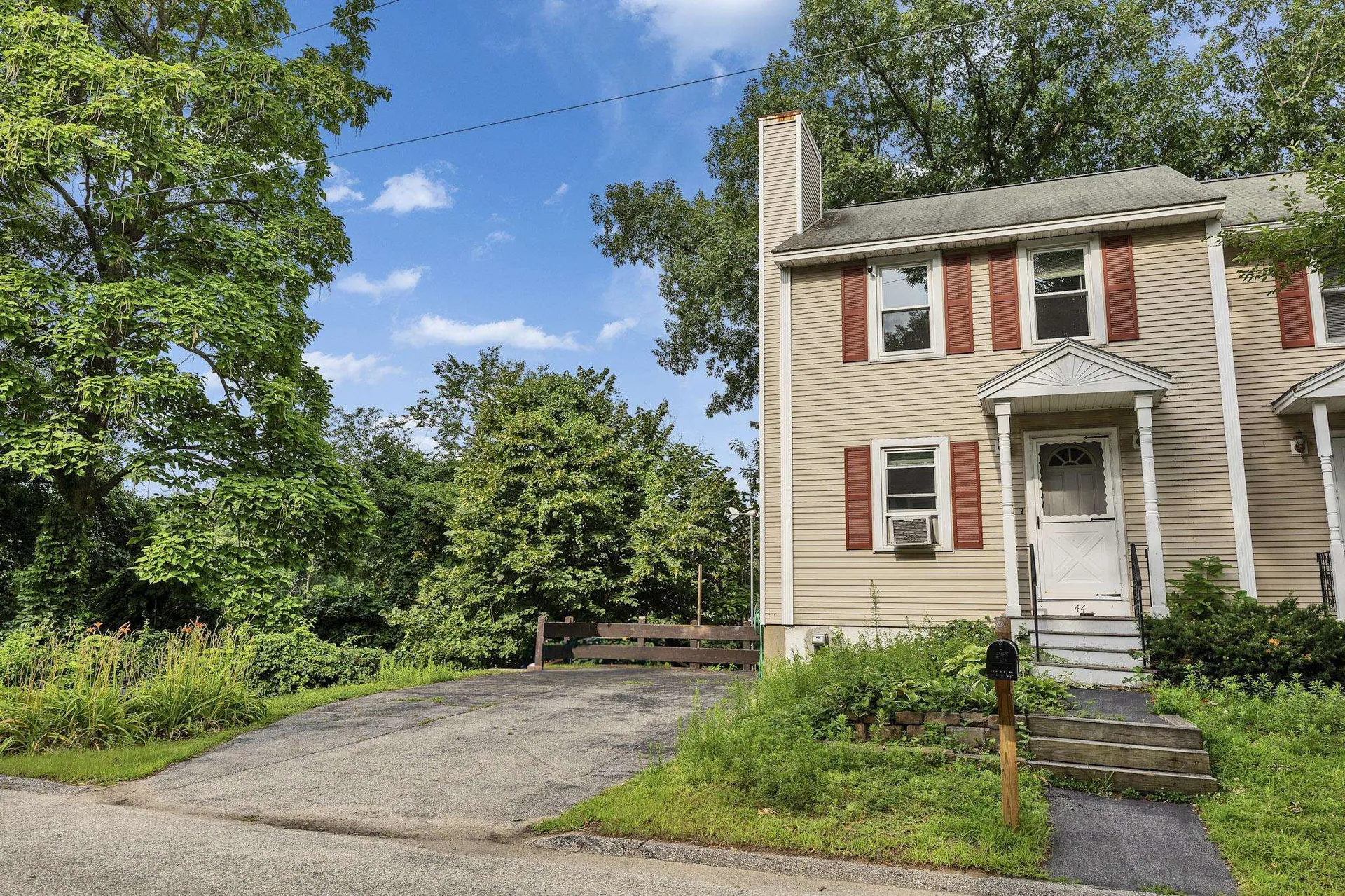 44 Emerald Street Manchester NH 03103