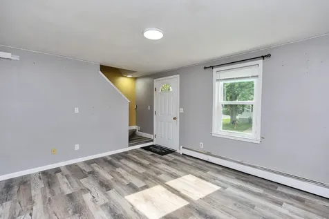 44 Emerald Street Manchester NH 03103