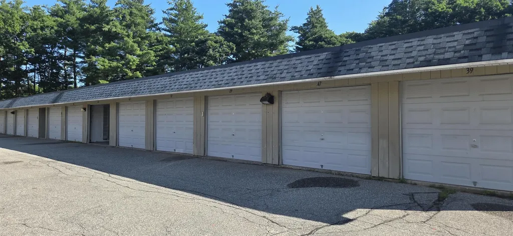 302 Knights Bridge Drive Nashua NH 03063