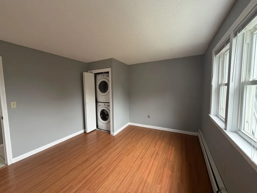 302 Knights Bridge Drive Nashua NH 03063