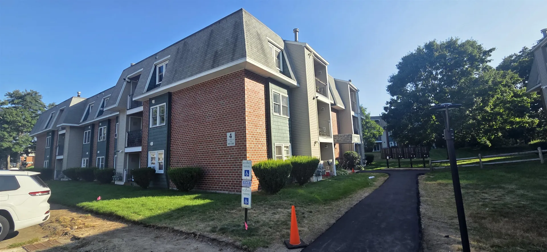 302 Knights Bridge Drive Nashua NH 03063
