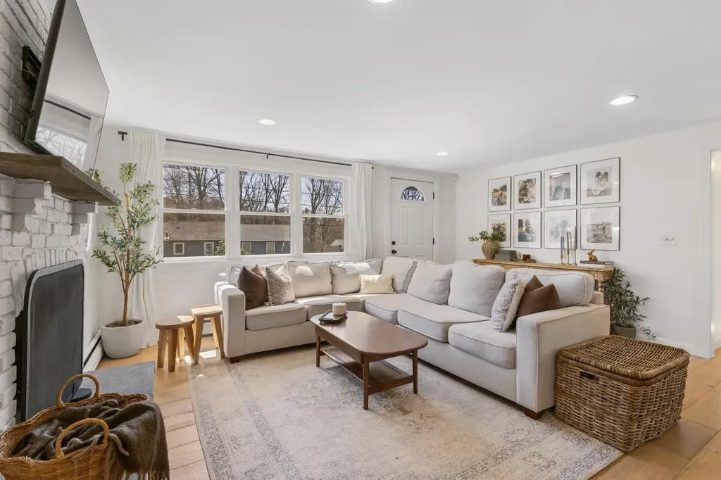 8 Warner Lane Hampton NH 03842