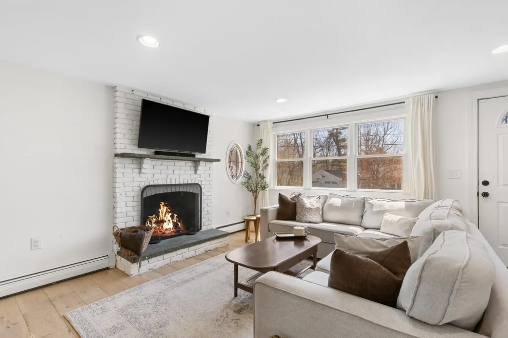 8 Warner Lane Hampton NH 03842