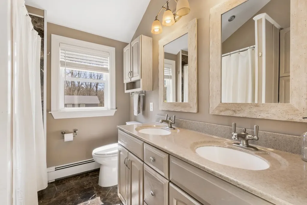 8 Warner Lane Hampton NH 03842