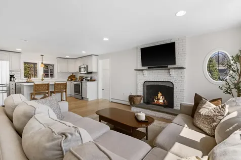 8 Warner Lane Hampton NH 03842
