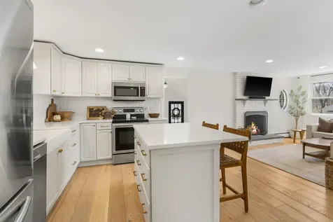 8 Warner Lane Hampton NH 03842