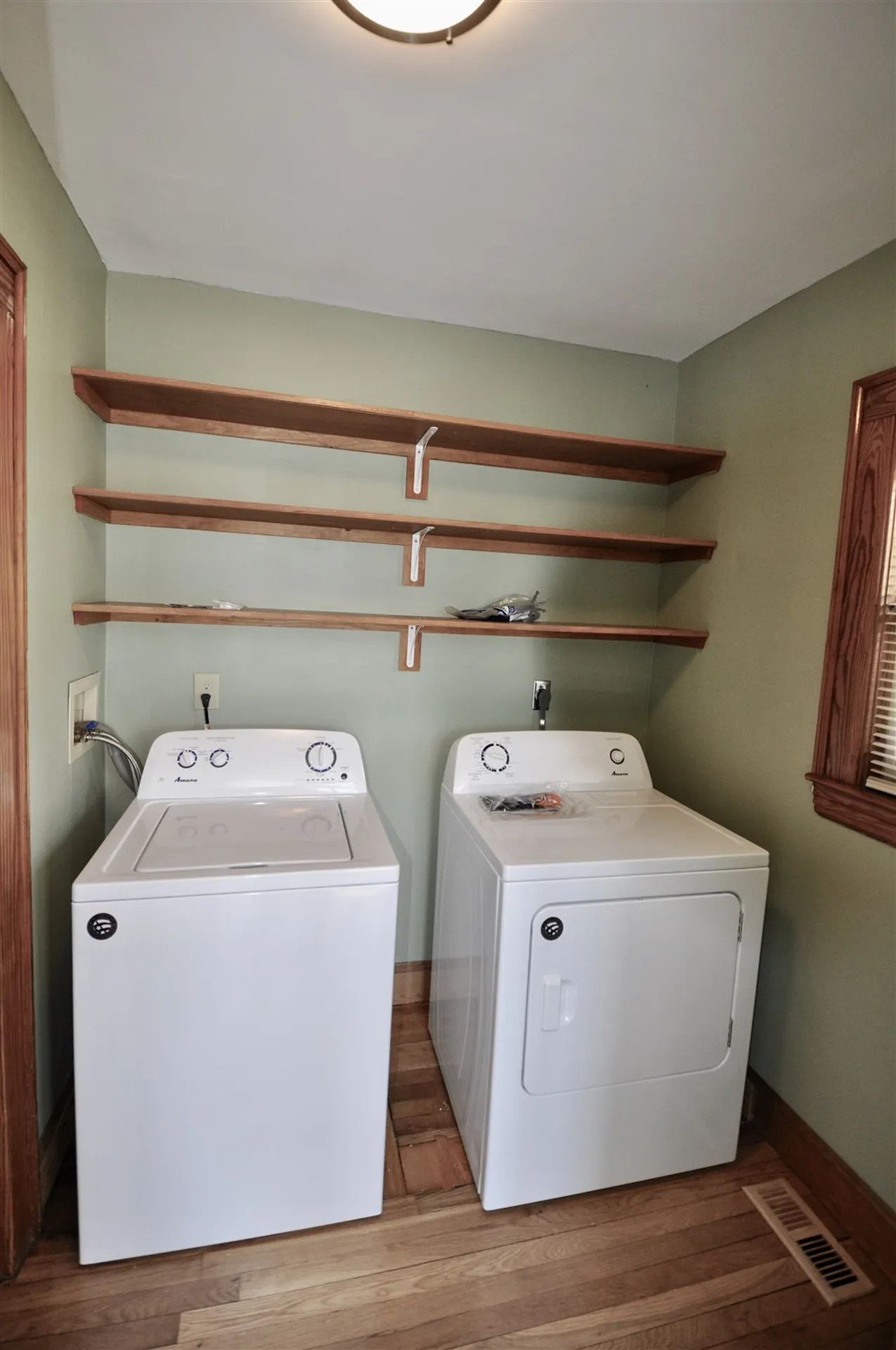 103 Ledge Street Nashua NH 03060