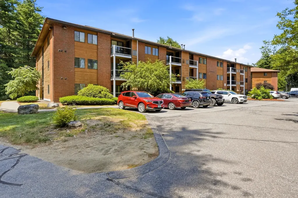 19 Blackstone Drive Nashua NH 03063